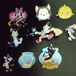 Disney pinocchio figaro pins set